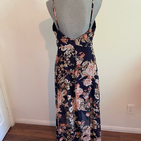 Lulu's Floral Maxi Dress - Picture 4 of 15